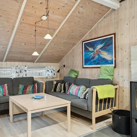 Сasa de vacaciones Beautiful In Harboore With Wifi
